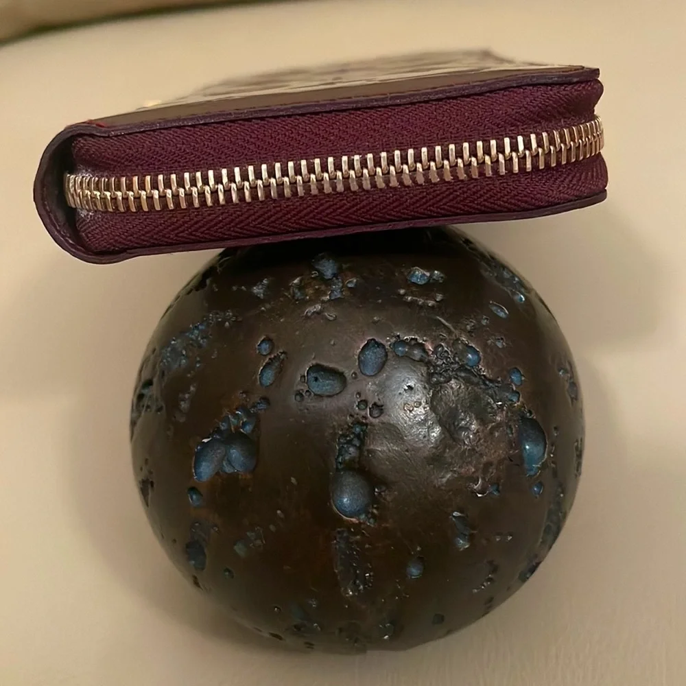 AUTHENTIC EUC LOUIS VUITTON SP4182 ROUGE FAUVISTE MONOGRAM VERNIS ZIPPY … - Picture 9 of 17